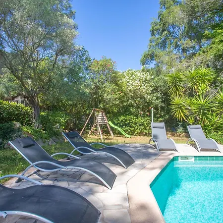 Pour 4 Les Pins Saint-Raphael (Var)