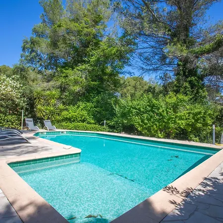 Pour 4 Les Pins Saint-Raphael (Var)