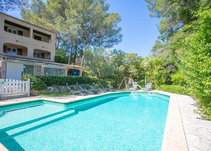 Pour 4 Les Pins Apartment *