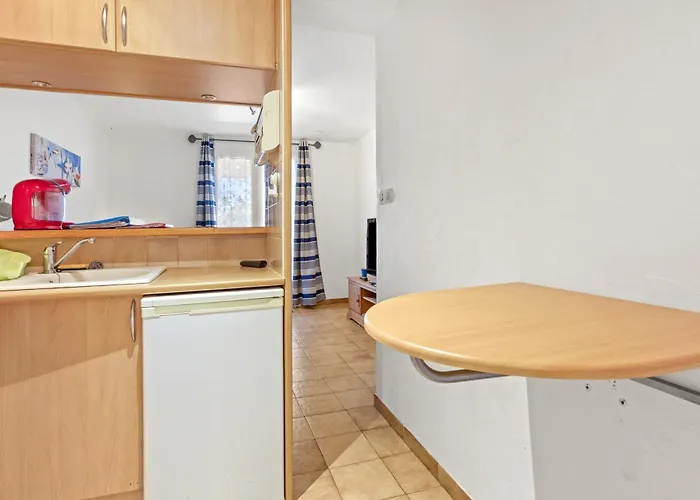 Apartment Pour 4 Les Pins Saint-Raphael (Var)